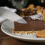 Dessert sans cuisson : mousse au chocolat intense et biscuits fondants en 10 minutes