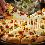 Fini la sauce tomate sur la pizza : j’adopte cette version blanche qui fait l’unanimité à table